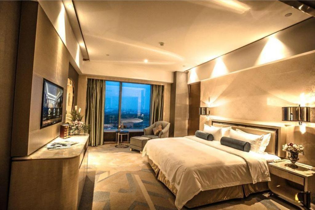 Fuyue Hotel 5*