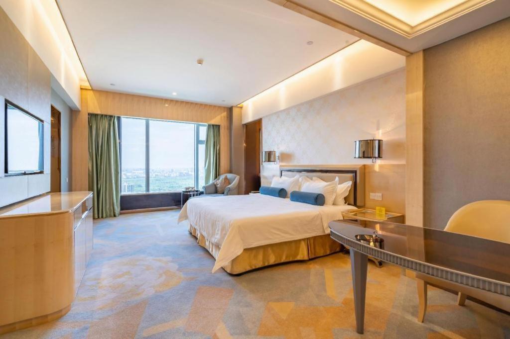 Fuyue Hotel 5*