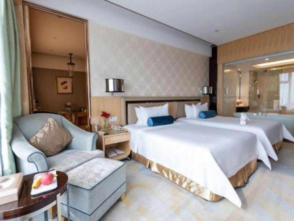 Fuyue Hotel 5*